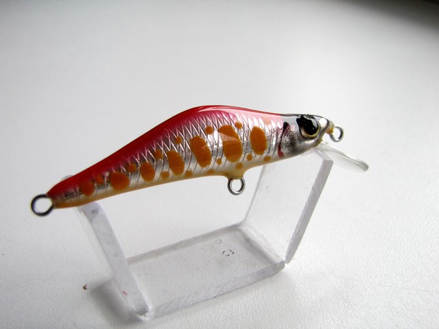 raudonas_small.jpg